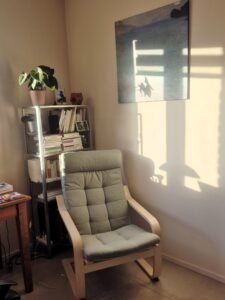 Lire la suite à propos de l’article Prendre soin de sa santé mentale dans l&rsquo;accueil et la clarté : Retrouver et tisser le fil de soi